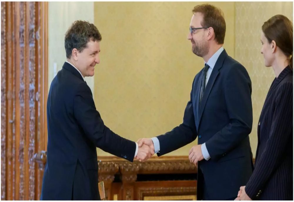 Frtitz merge cu Nicușor Dan la Paris, după eșecul la Capitală