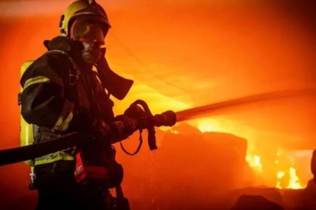 Incendiu devastator în județul Buzău: două locuințe afectate, familie salvată de vecini din calea flăcărilor
