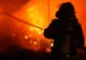 Locatarii unui bloc din Râmnicu Sărat, evacuaţi după ce un apartament a luat foc