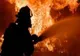 Un incendiu de vegetație uscată a cuprins o linie de cale ferată dezafectată