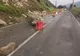 DN 10 blocat de căderi de pietre de pe versanți