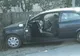 Un tânăr de 20 de ani a intrat cu mașina în gardul unui imobil