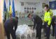 Pachete pentru bătrîni, de la polițiștii buzoieni