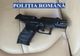 Pistol cu aer comprimat și alte arme albe au fost găsite la percheziții 