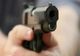 S-a dat interesant pe rețelele de socializare și acum s-a ales cu un dosar penal. S-a filmat când trăgea cu un pistol