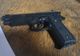 O adolescentă de 14 ani a fost împușcată în față, în plină stradă, cu un pistol tip airsoft
