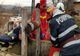 Patru bărbați au căzut într-o fântână pe raza localității Fințești, comuna Năeni, din județul Buzău. Unul a a decedat