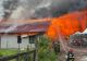 Incendiu violent în județul Buzău. Pompierii din două județe încearcă să stingă flăcările care au cuprins două case -VIDEO